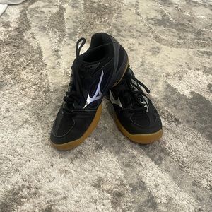 Mizuno Volleyball Shoes Size 7